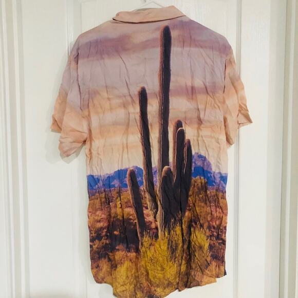 Guess Men's Slim Fit Collar Button-Down Shirt Oversized‎ Desert Cactus Large NWT - Picture 10 of 11